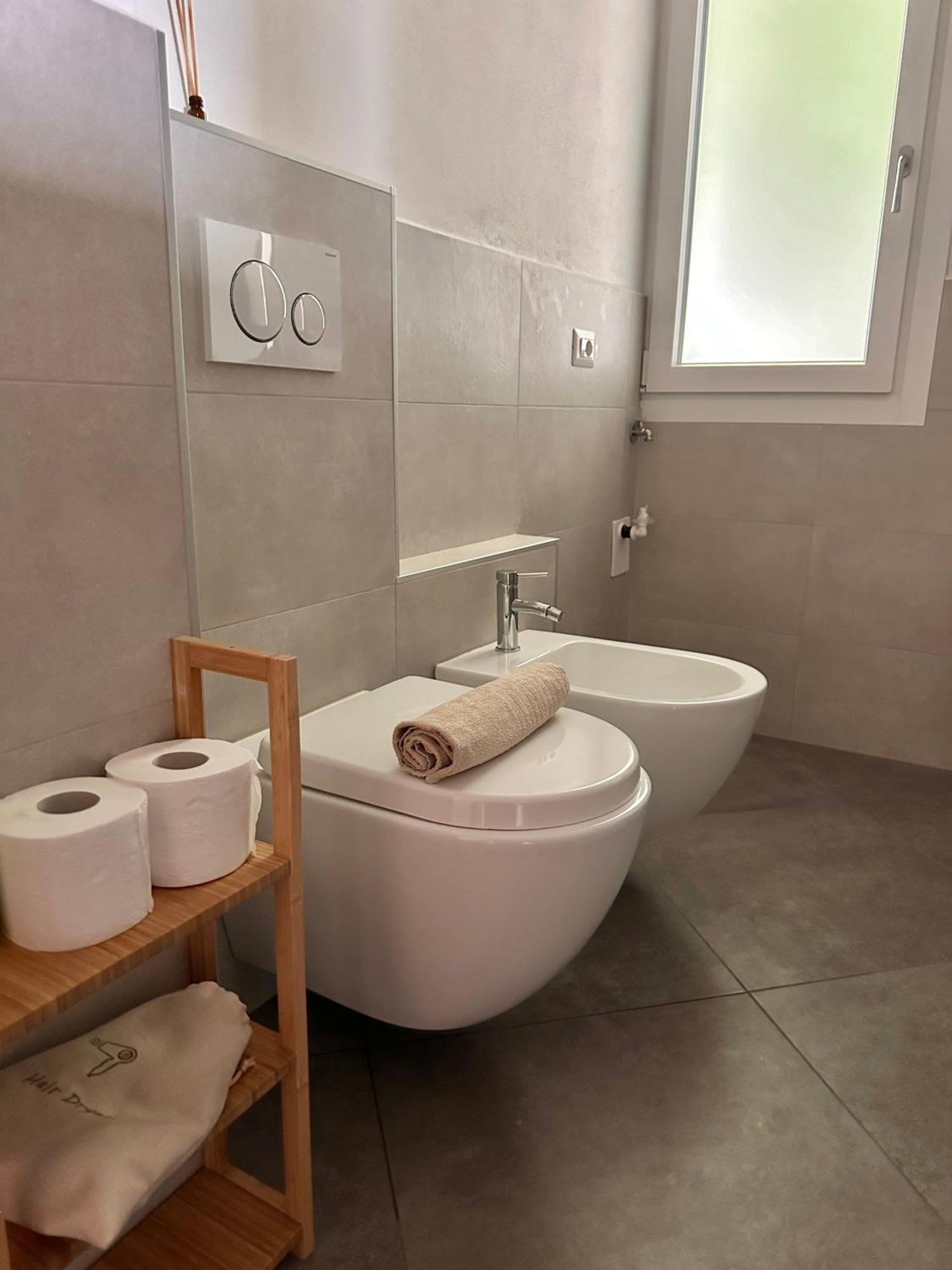 Casa Ling -Ac - Parking-2Bathrooms Como Exteriér fotografie